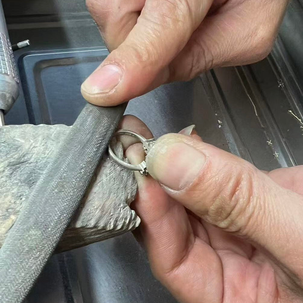 Midnight Ivy 14k Gold Wedding ring, Blue London Topaz Wedding Ring set