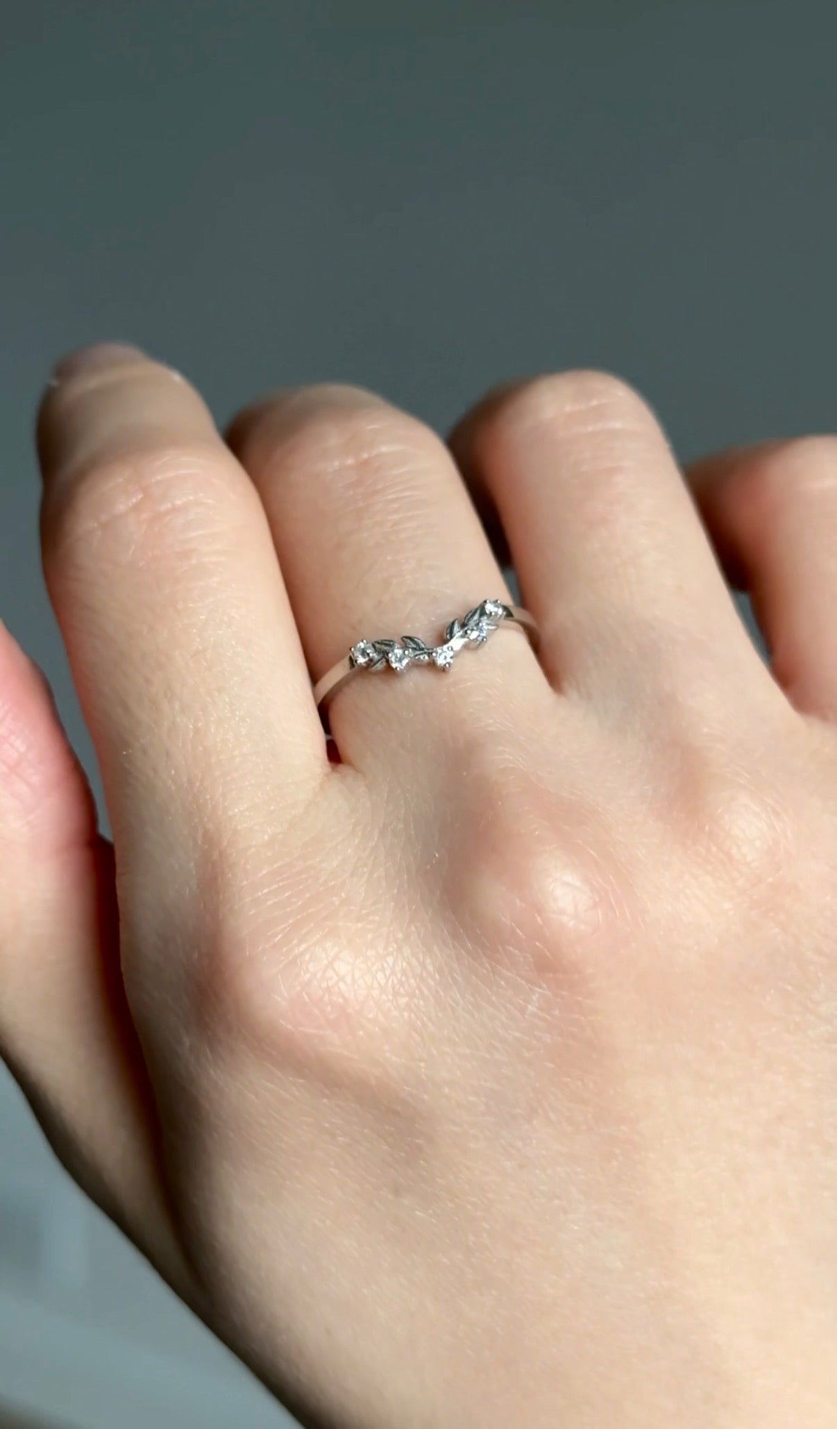 14k Gold Wedding band, Dainty Diamond Wedding stacking Ring for women