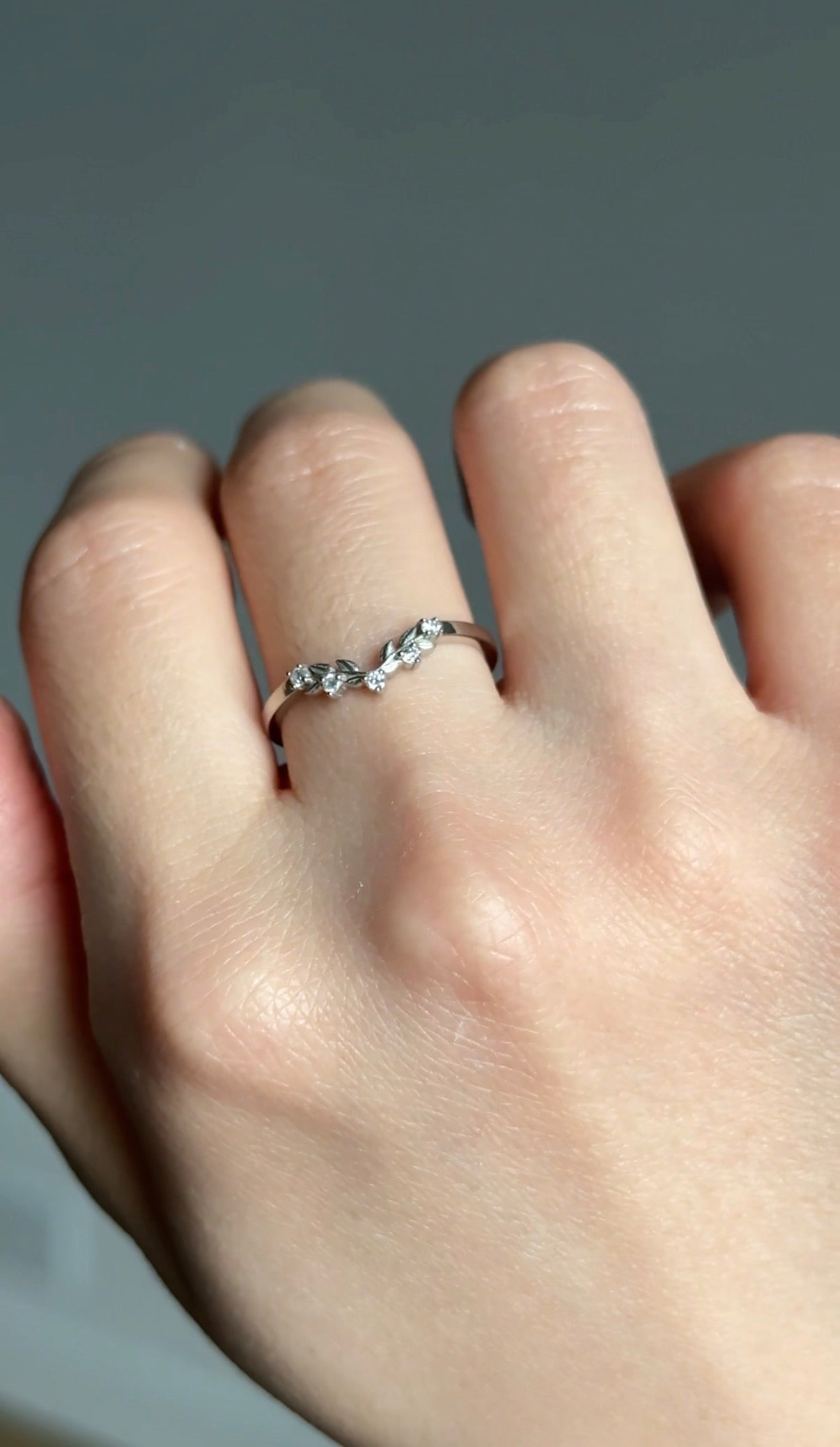 14k Gold Wedding band, Dainty Diamond Wedding stacking Ring for women