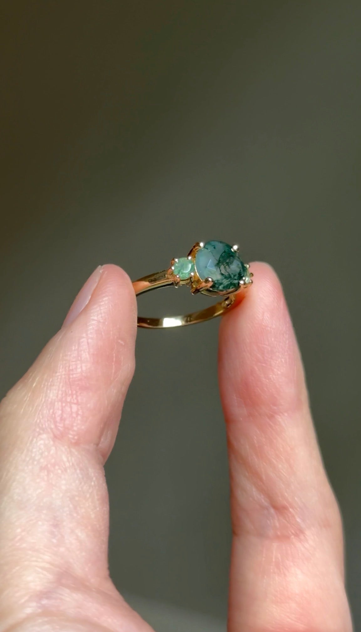 14k Gold Round Moss agate ring with diamond, Engagement ring, Moss agate Ring