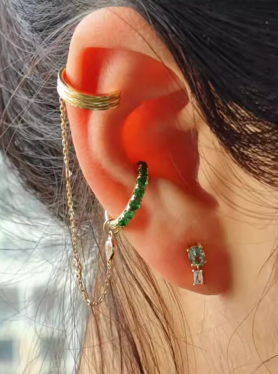 Color of Sapphire Stud, Green Sapphire Stud 18k Gold, Sapphire Studs, Sapphire Piercing stud
