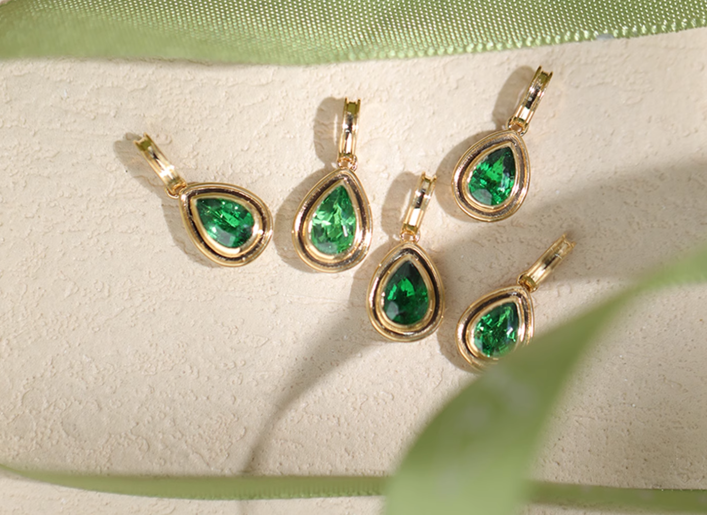 18k Gold Water Drop Natural Tsavorite necklace, Tsavorite and diamond pendant