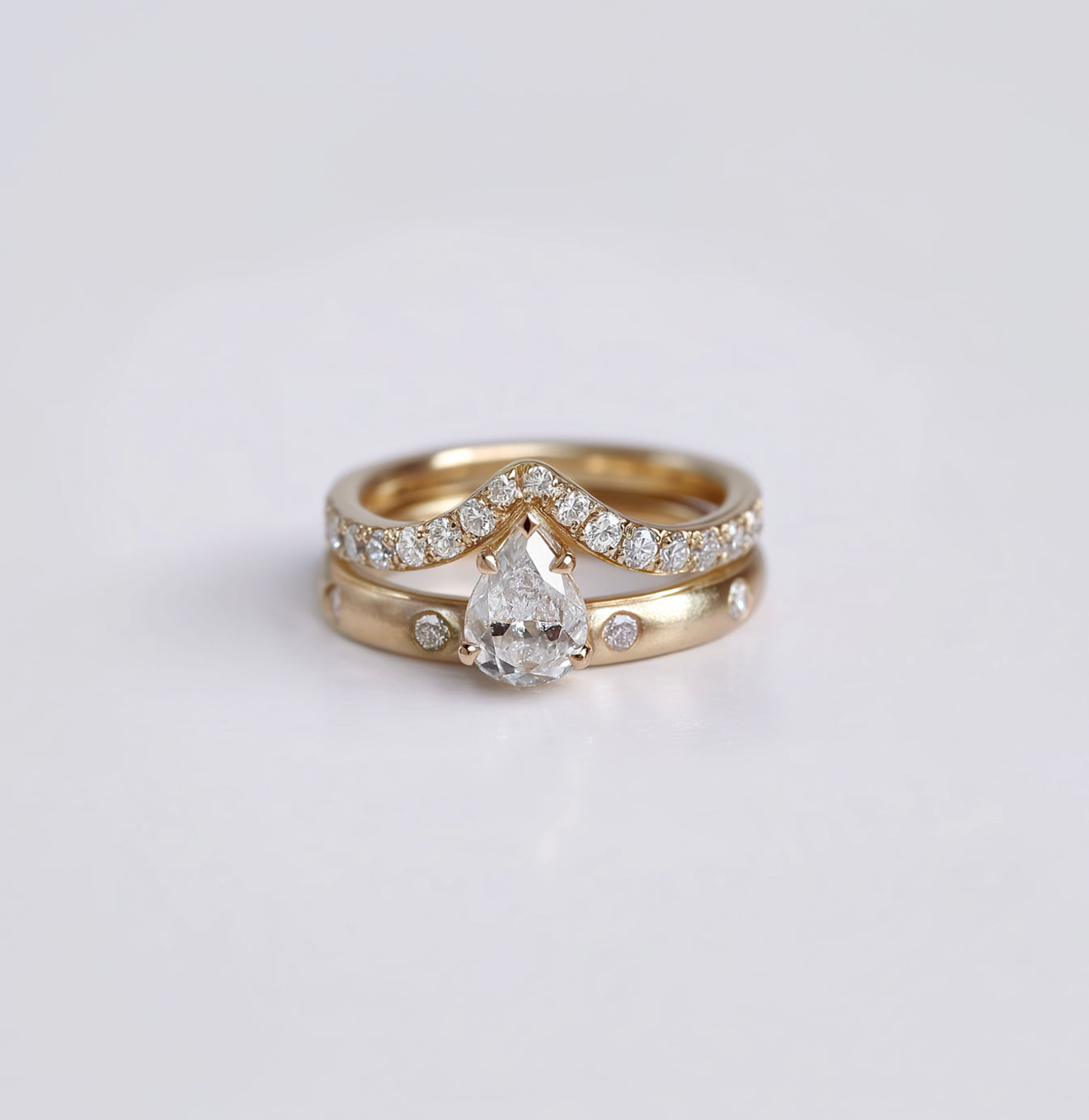 Éclat Salt and Pepper Diamond Wedding Ring set, Yellow Gold Diamond Engagement Ring