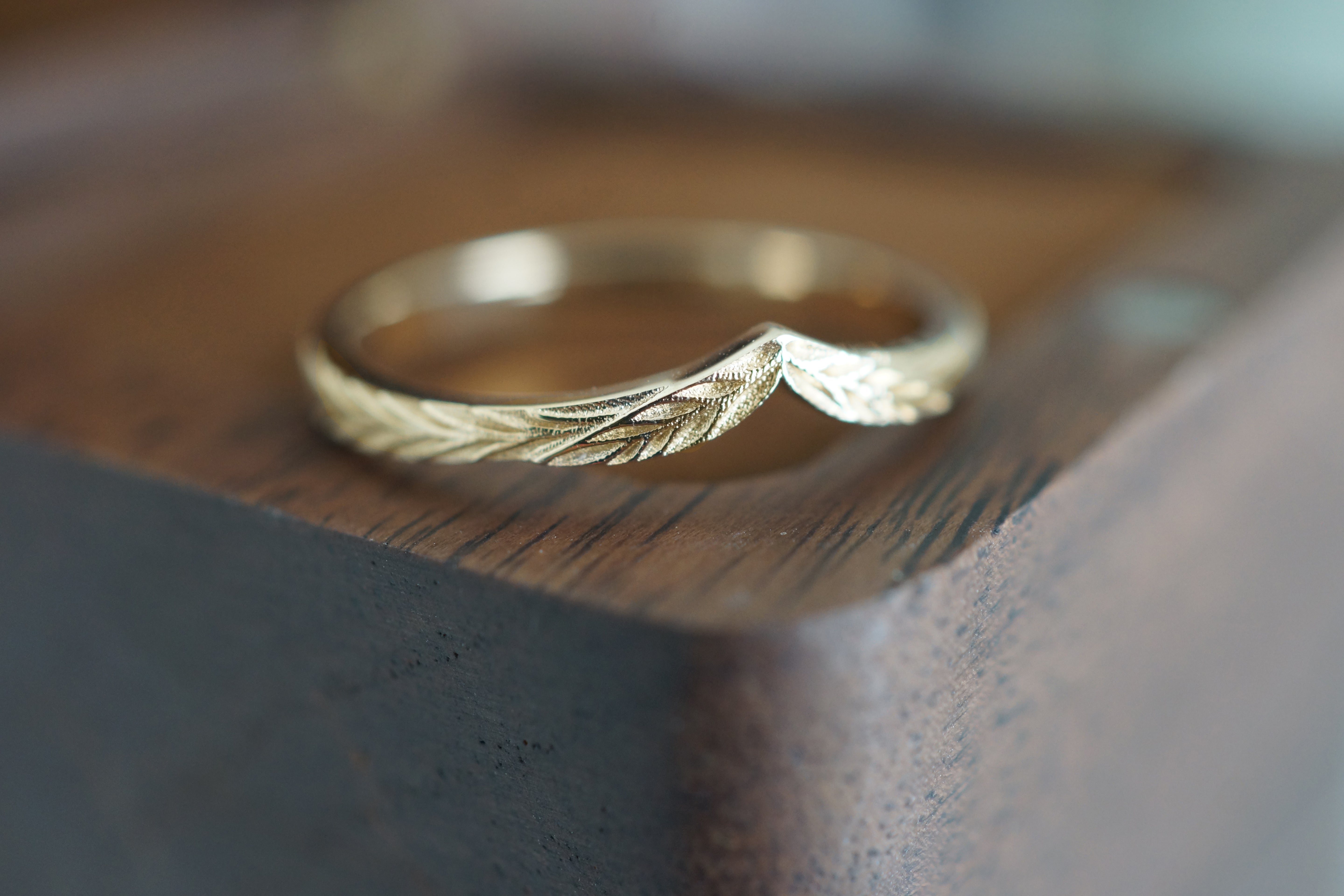 14k Gold Feather Chevron Wedding band, Wedding Ring, Solid Gold Matching Band