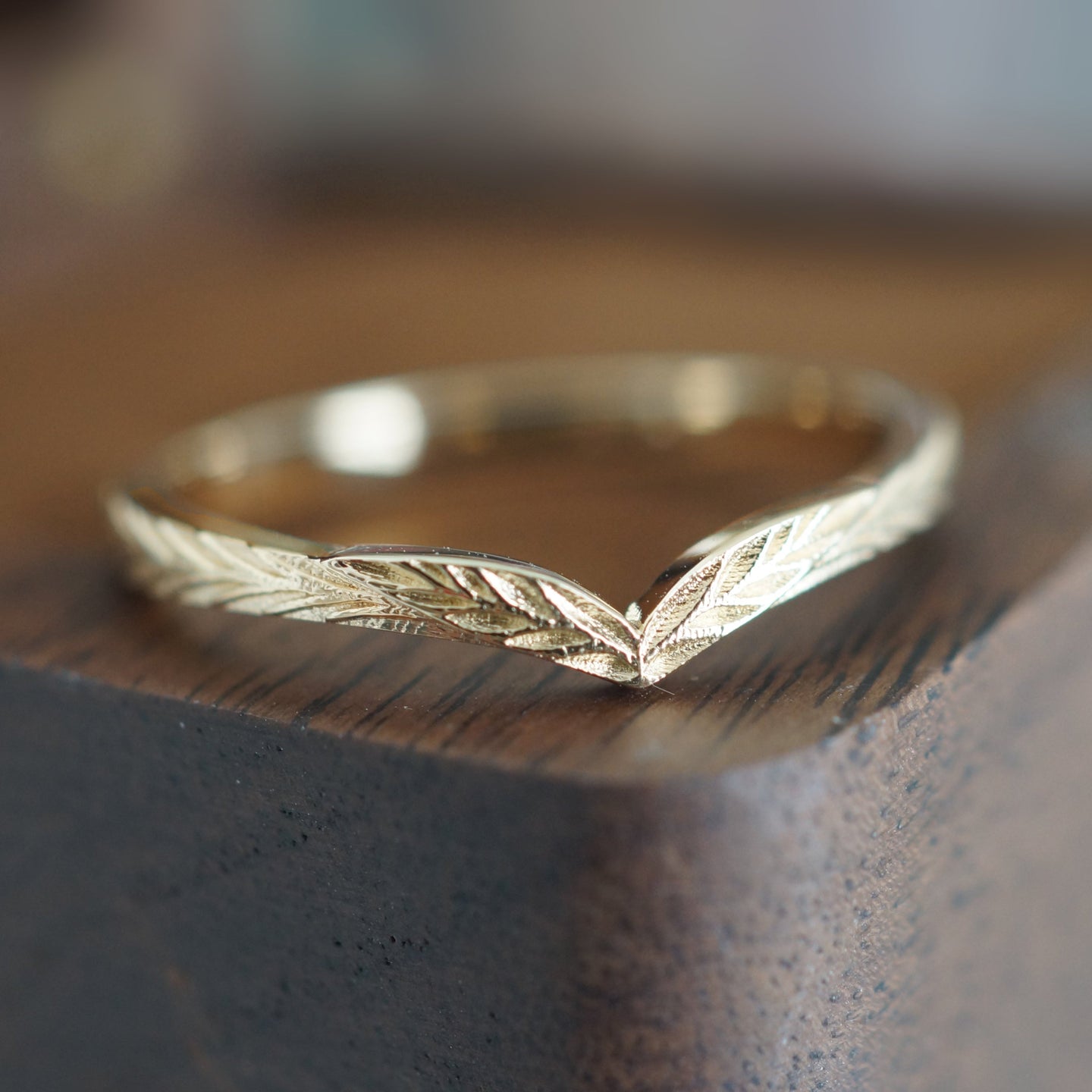 14k Gold Feather Chevron Wedding band, Wedding Ring, Solid Gold Matching Band