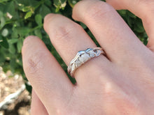 Load image into Gallery viewer, Bridal Set, Raw Diamond wedding Rings
