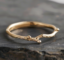 Load image into Gallery viewer, Angel&#39;s Wing simple twig ring
