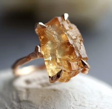 Load image into Gallery viewer, Solitary Big Raw Citrine ring
