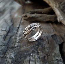 Load image into Gallery viewer, Men&#39;s ring, Tree Branch
