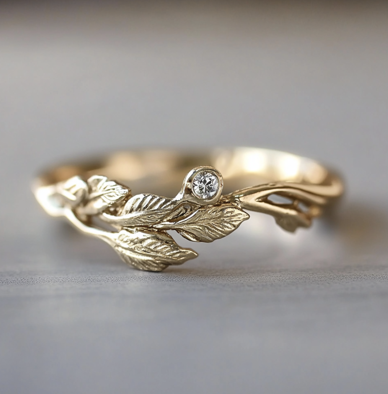 14k Gold Wedding Band, Diamond Wedding Ring For Men and Women