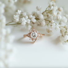 Load image into Gallery viewer, Astra Whispering Star，Diamond Engagement Ring, Diamond Wedding Ring
