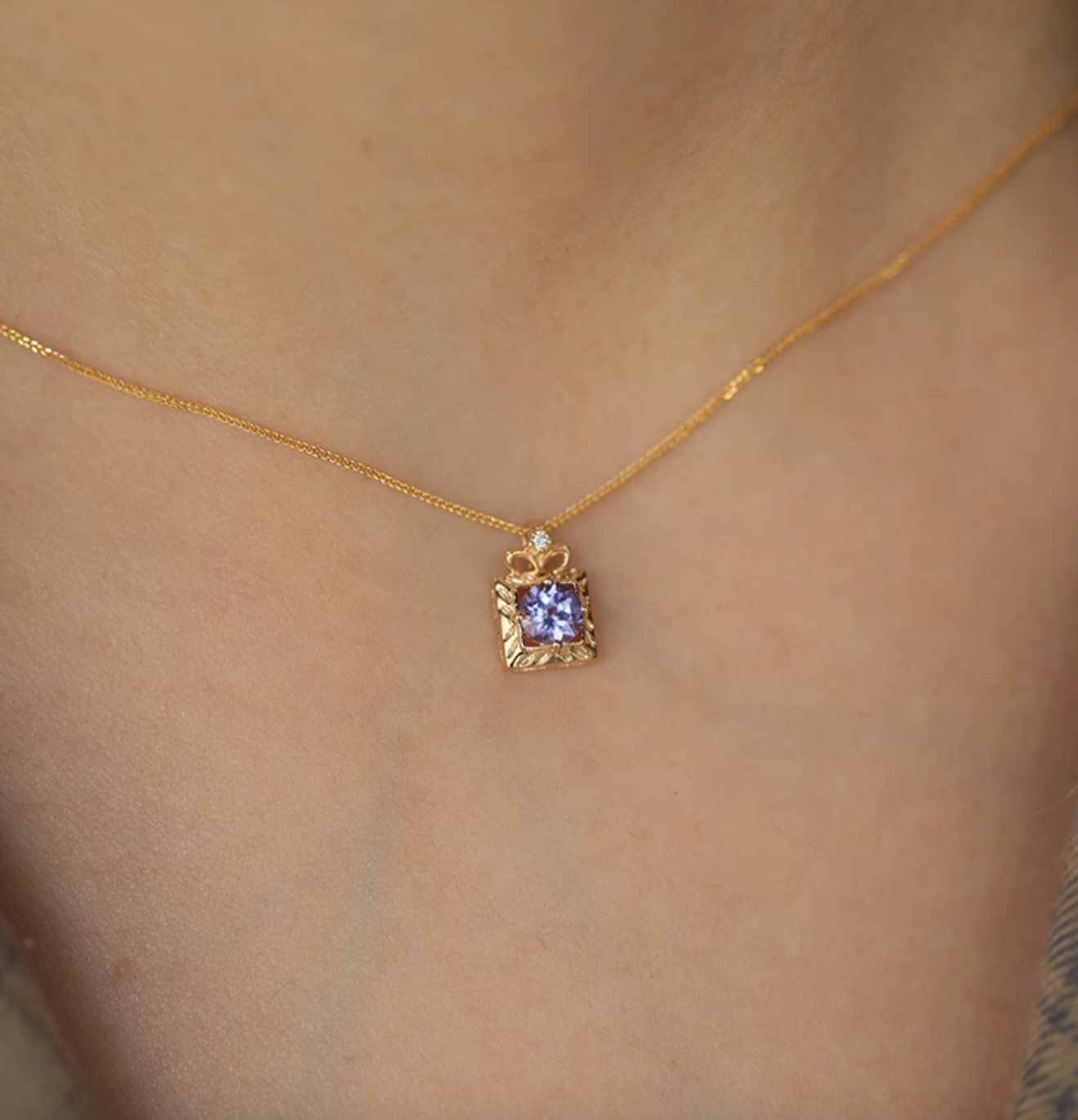 Regal Violet 18k Gold Tanzanite Necklace, Tanzanite Pendant