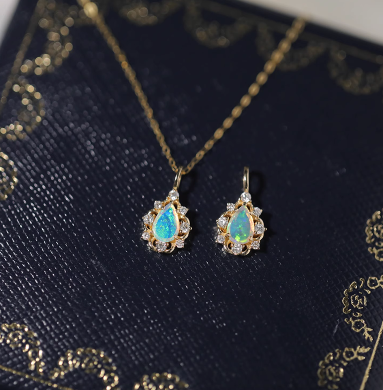18k Gold Australian Opal Necklace, Opal Pendant