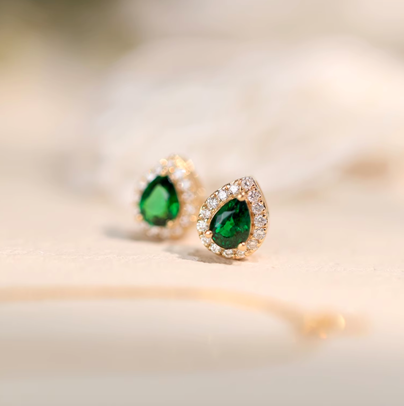 Heart of the Forest 18k Gold Tsavorite necklace, Gold Tsavorite pendant
