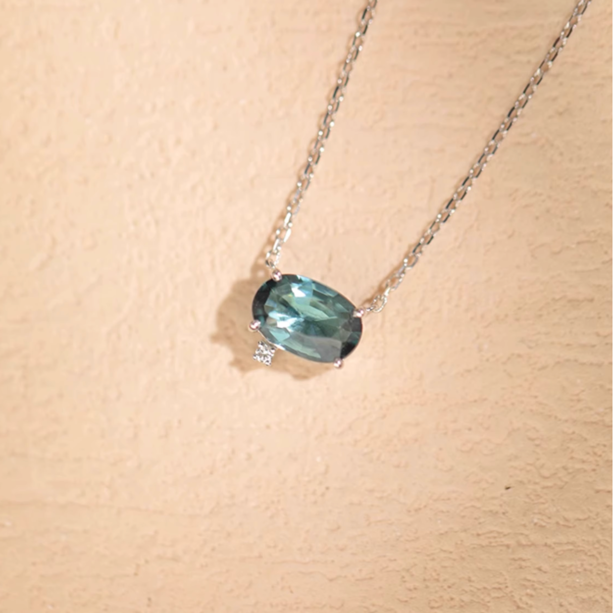 Water blue Tourmaline Necklace, 18k Gold Tourmaline Pendant, 18k Gold Necklace