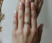 Load image into Gallery viewer, 14k Gold Wedding Ring, Leafy Ring

