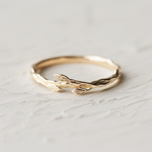 Load image into Gallery viewer, 14k Gold Wedding Ring, Leafy Garden Ring
