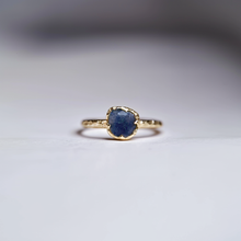 Load image into Gallery viewer, Solitary Raw Sapphire ring 14k
