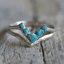 Load image into Gallery viewer, Raw Turquoise V shaped double Band
