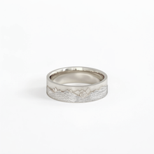 Load image into Gallery viewer, Men&#39;s Wide Mountain Ring Silver
