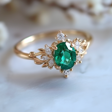 Load image into Gallery viewer, green emerald ring

