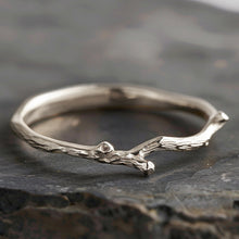 Load image into Gallery viewer, Angel&#39;s Wing simple twig ring
