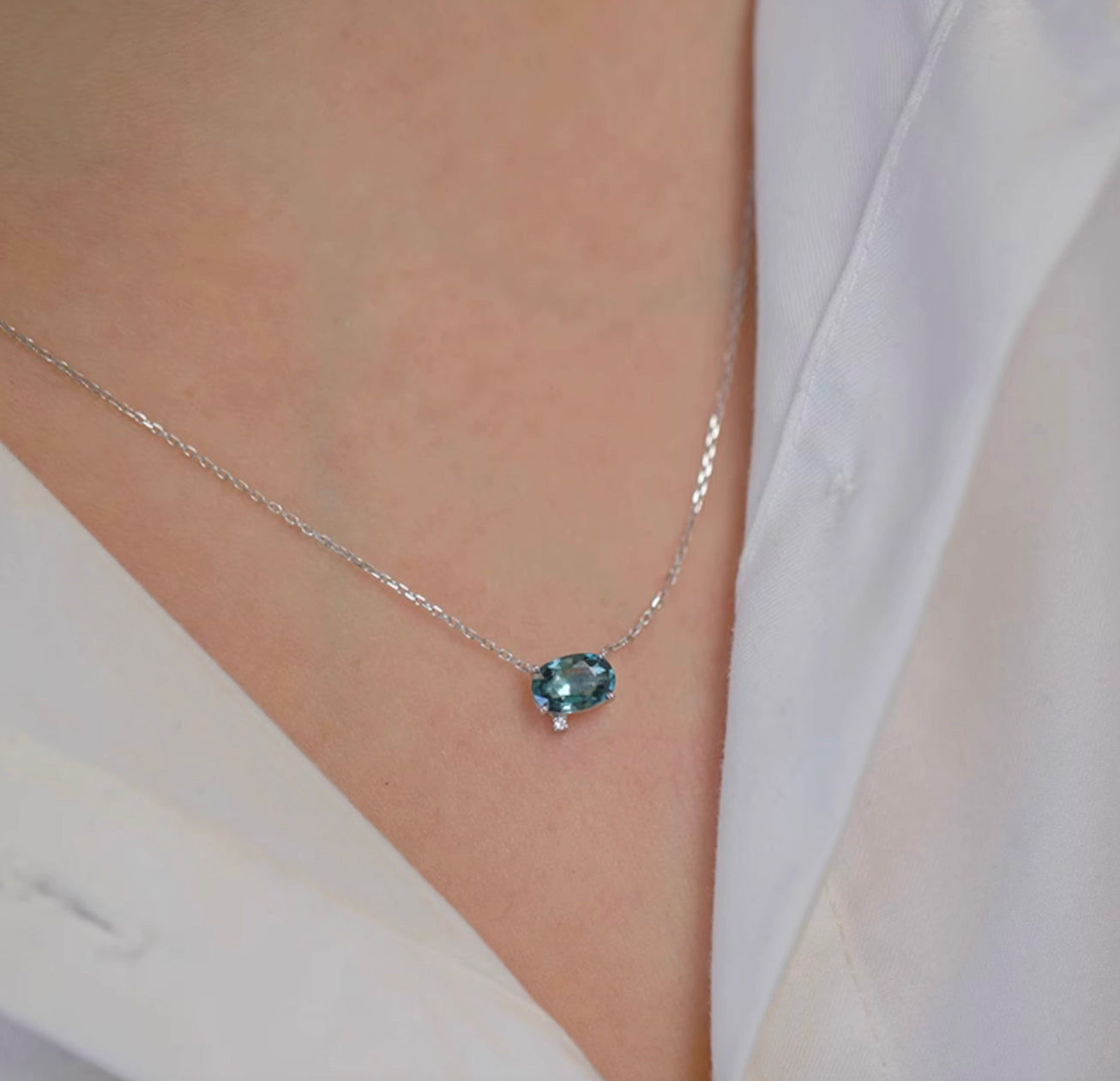 Water blue Tourmaline Necklace, 18k Gold Tourmaline Pendant, 18k Gold Necklace