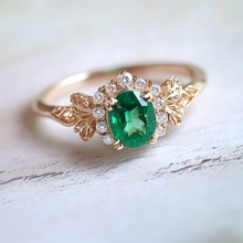 Load image into Gallery viewer, oval_emerald_jewelry
