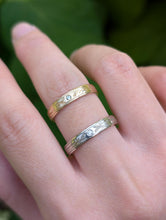 Load image into Gallery viewer, 14k Gold Wedding Band, Diamond Engraved Band For Men and Women, Wide Wedding Ring
