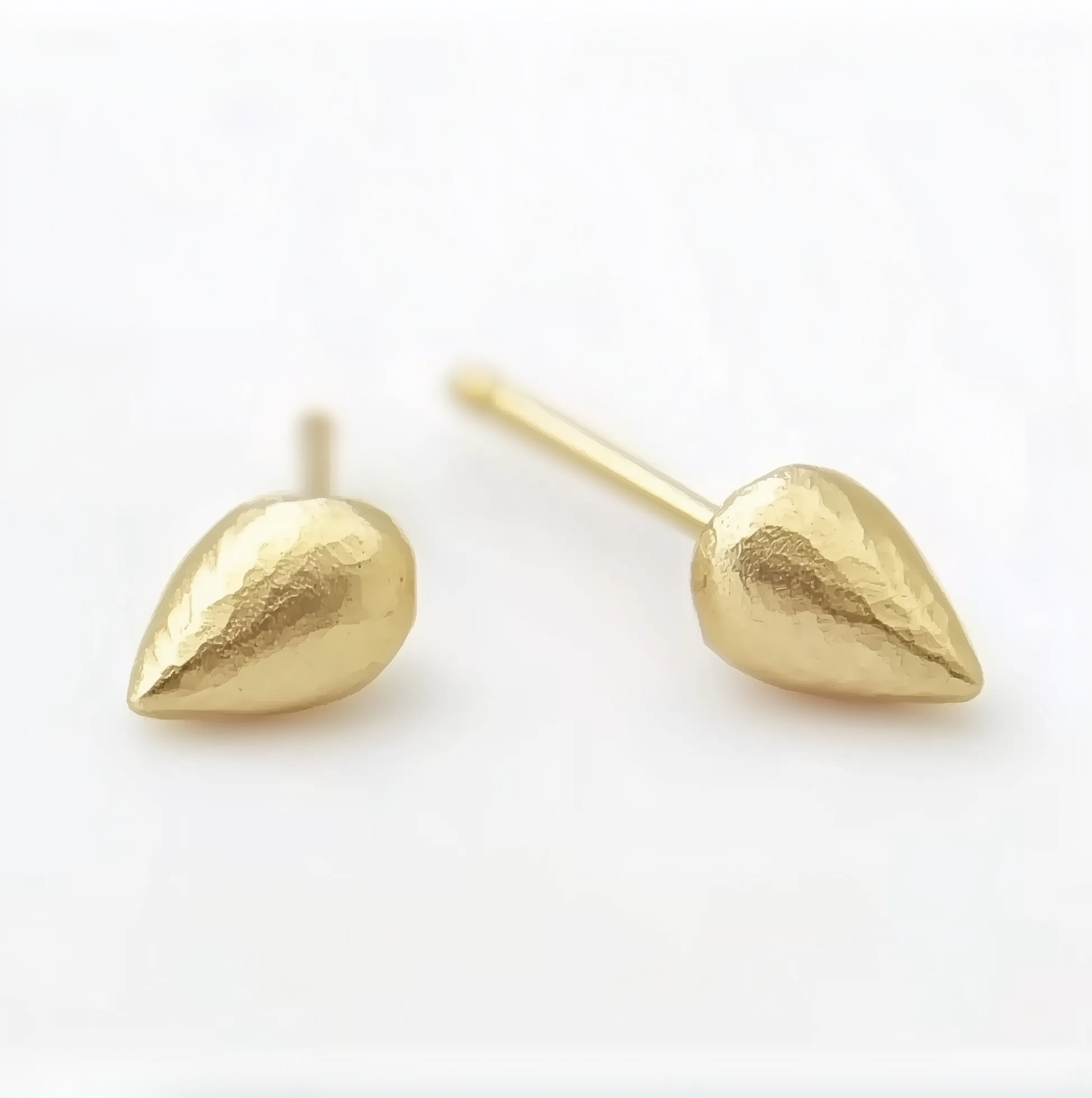 Gold Studs, Leaf Nugget Gold studs 1
