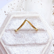 Load image into Gallery viewer, JadedDesignNYC Bare curved v-shape Gold Wedding Stacking Ring
