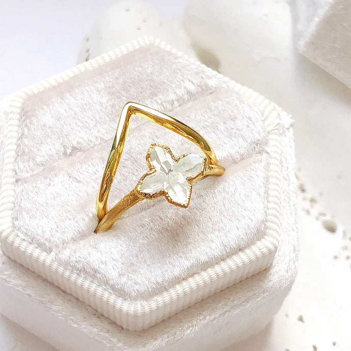JadedDesignNYC Gold Raw Diamond Wedding Ring Set