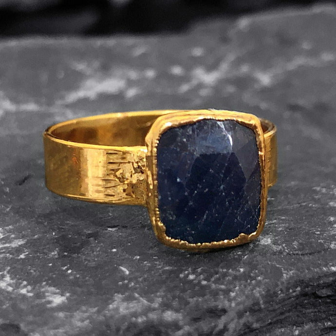 JadedDesignNYC Raw Sapphire Engagement Ring, Raw stone Engagement Ring, Raw Gemstone Rings for Men and Women